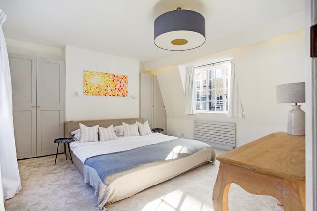 Terraced house for sale in Wyndham Mews, London