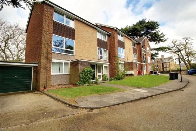 Flat to rent in Morton Court, Christchurch Road, Reading, Berkshire