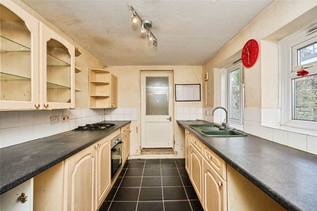 28, Barton Road, Isle of Wight photo 3