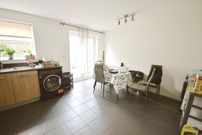 8 Thwaite Close, Corby photo 3