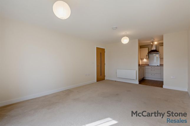 13 Queen Elizabeth Place, Orchard Lane, Alton photo 3