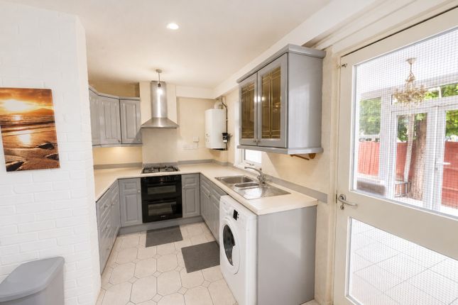 42, Colebrook Way, London photo 3