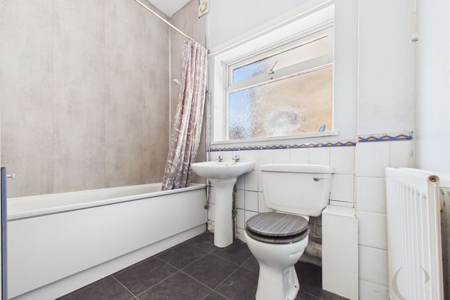 22 Marlborough Street North, South Shields photo 4