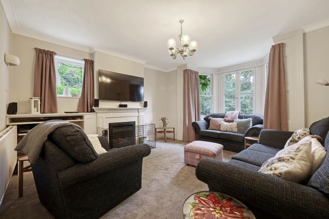 Abbots Manor, Spring Gardens Road, Colchester photo 3