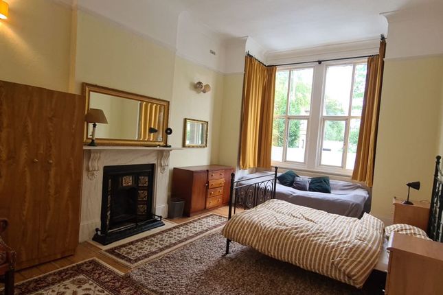 Shared accommodation to rent in Fairlop Road, London