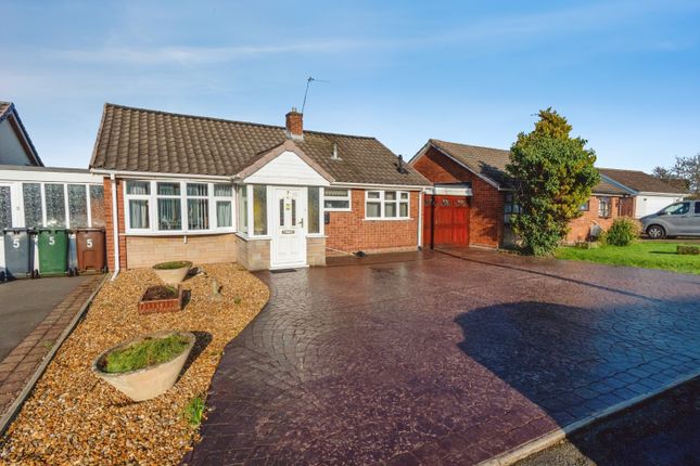2-bed house on 7, Colliers Close, Summer Hayes, Willenhall, £240,000
