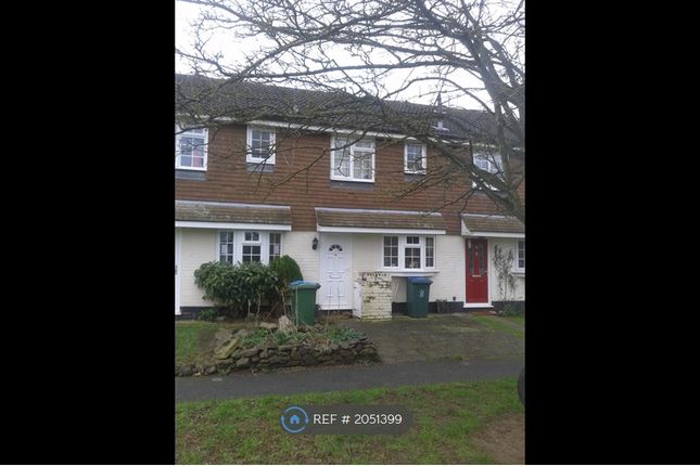 Thumbnail Terraced house to rent in Redshaw Close, Buckingham