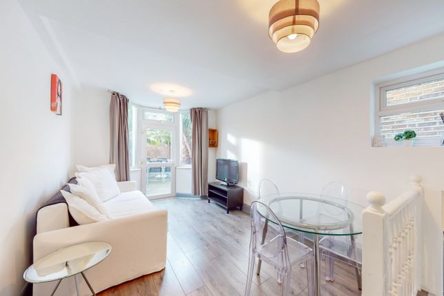 Flat to rent in Kimberley Road, London