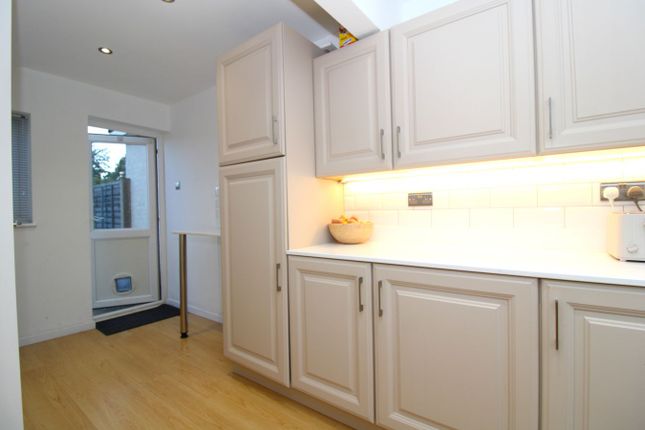 19, Broad Oak Way, Stevenage photo 4