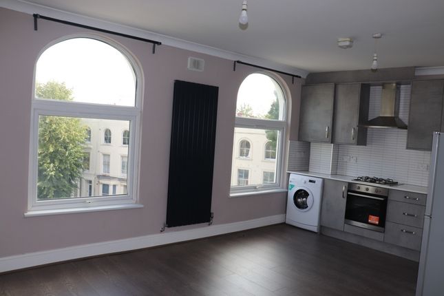 38d Yonge Park, Finsbury Park photo 3