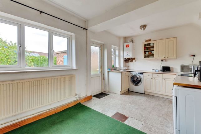 7, Weaver Crescent, Frodsham photo 4