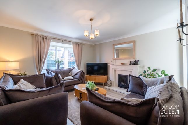 8, Daisy Lane, Swadlincote photo 3