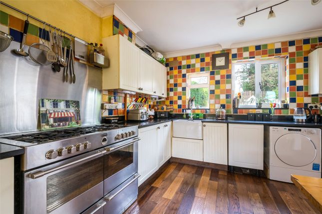 Terraced house for sale in Sunray Avenue, London