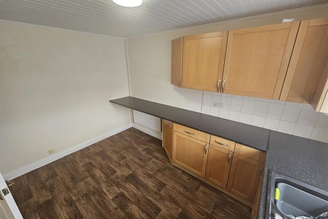 17, Dafydd Place, Barry photo 5