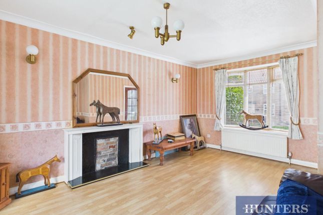 19, Cornfield Crescent, Bridlington photo 2