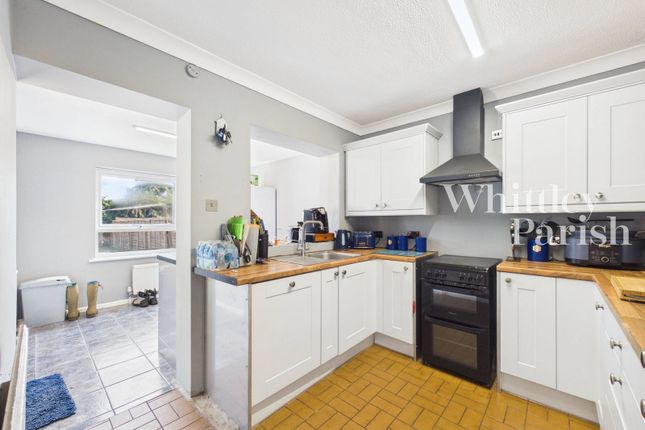 2, Bradcar Road, Attleborough photo 4