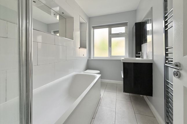 18, Cranleigh Gardens, South Norwood photo 3