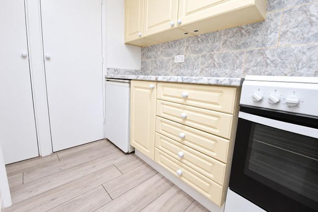 Ashby Court, Hemel Hempstead photo 4