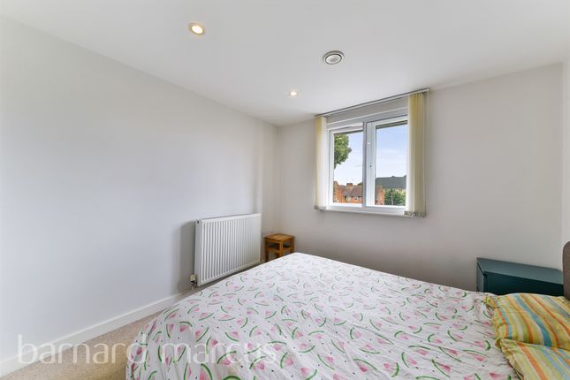 Flat for sale in Chester Road, Hounslow