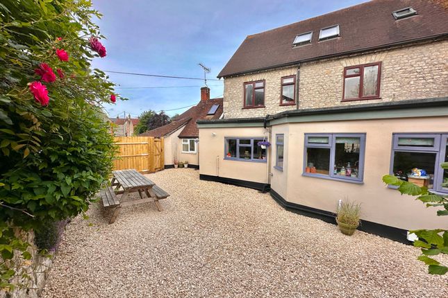 Thumbnail Cottage for sale in Woodlyn Cottage, Salisbury Street, Mere, Warminster
