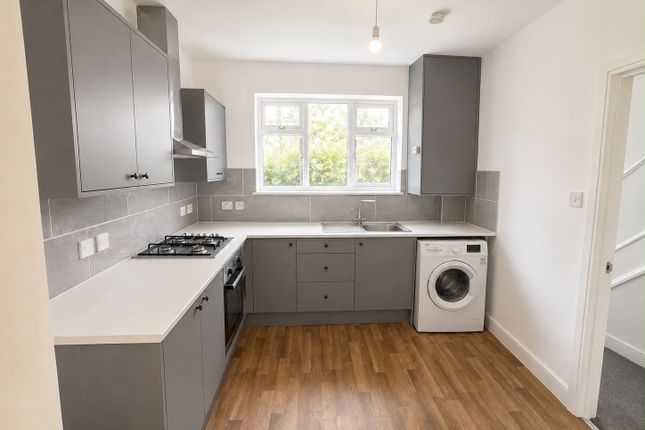 96 Coldharbour Lane, HAYES photo 2