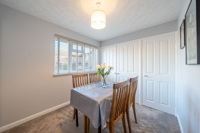 48 Watermead, Cambridge photo 4