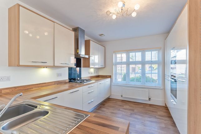 38 Coed Y Felin, Pontypool photo 3