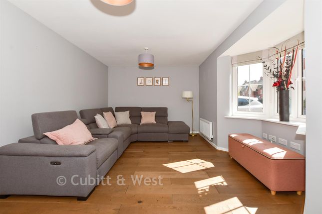 1, Hewitts Road, Cranleigh photo 4