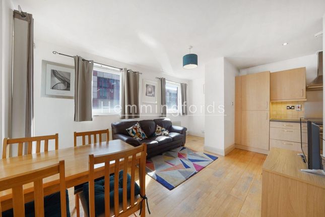 Flat to rent in Montgomery Building, Farringdon