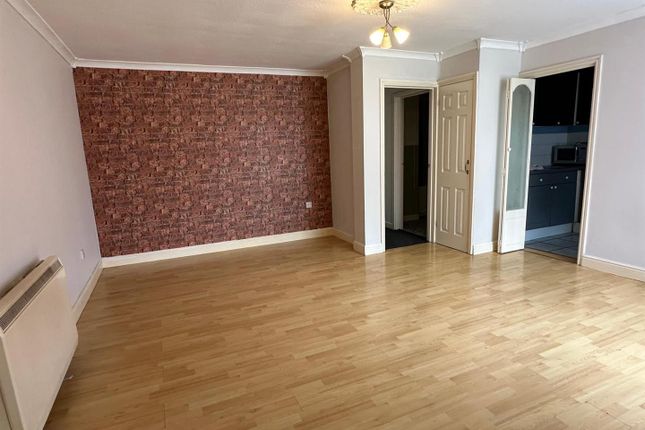 8, Regent Gardens, Didcot photo 3