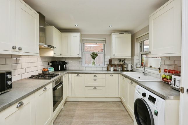 9, Wilberforce Road, Gosport photo 3
