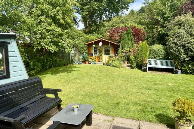 Cedars, Carmarthen Road, Llanybydder photo 3