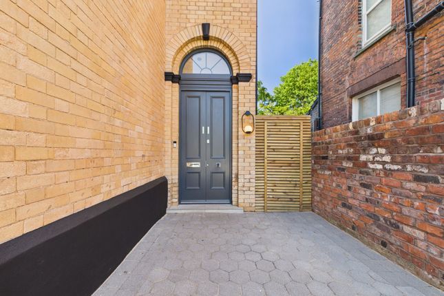 6 Eastern Drive, Liverpool photo 2