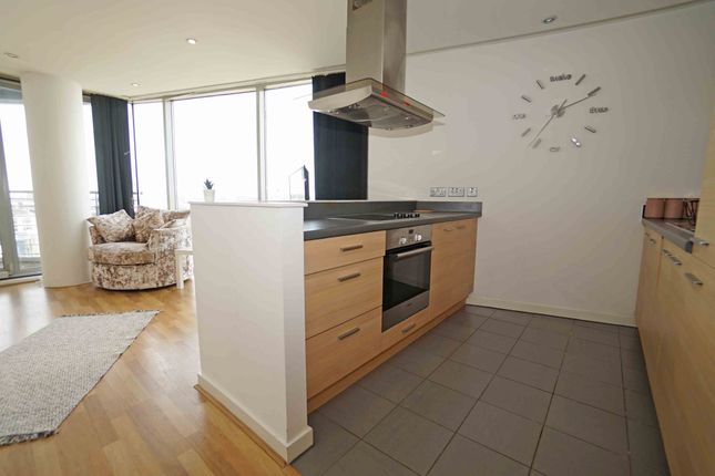 32, Admiralty Tower, Portsmouth photo 3