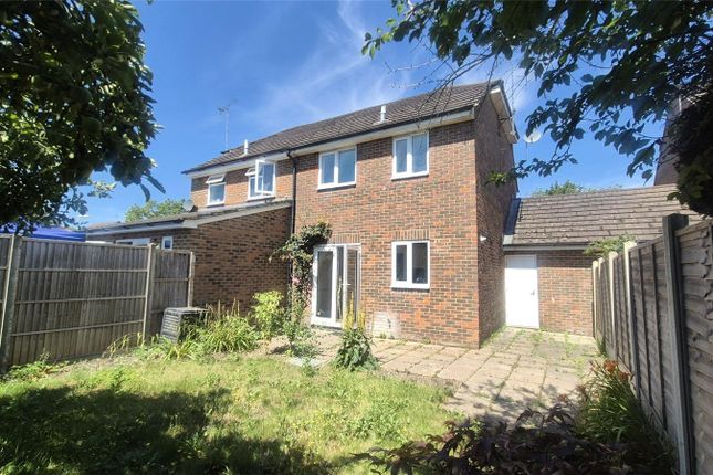 15, Gaskell Close, Alton photo 3