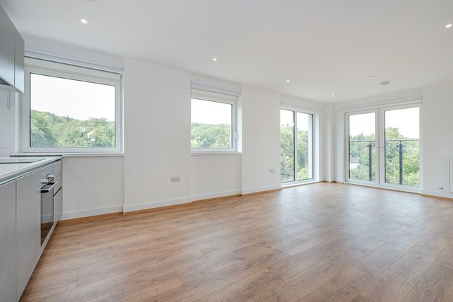 Flat to rent in Well Farm Road, Whyteleafe