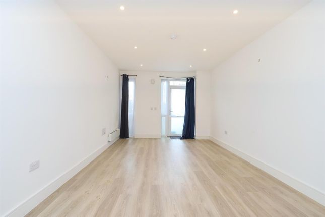 23 Hampstead House, 2 Spring Promenade, West Drayton photo 2