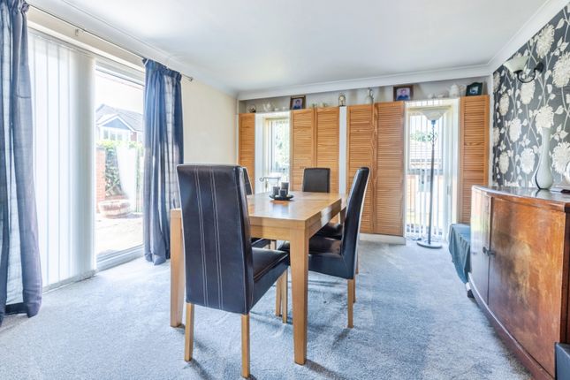 18, Crofters Green, Chorley photo 3