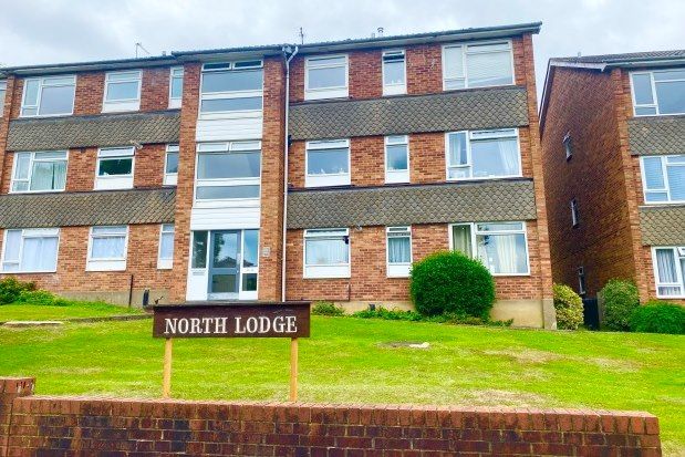 Flat to rent in North Lodge, Barnet