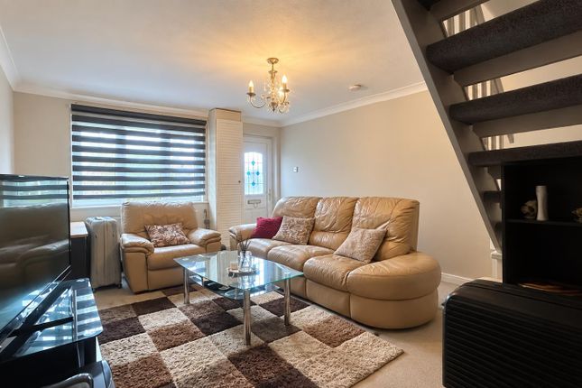 12, Hilliard Drive, Milton Keynes photo 5
