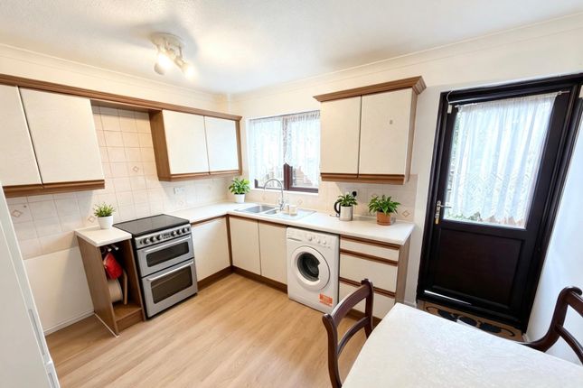 56, Pycroft Way, Edmonton photo 2