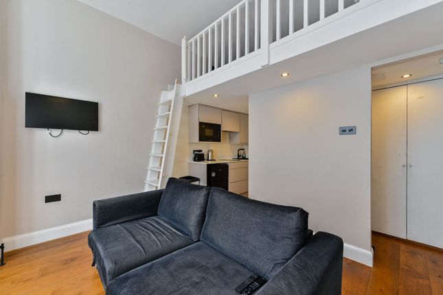 Fairholme Road, Barons Court photo 4