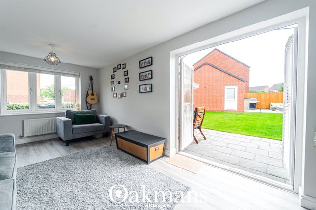 34, Silvermere Park Way, West Midlands photo 4