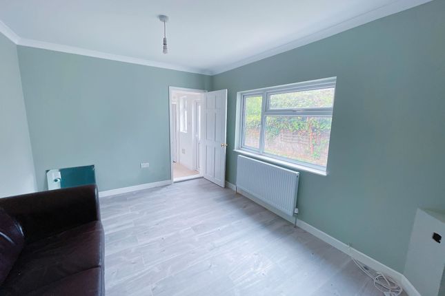 Sutherland Road, West Ealing photo 4