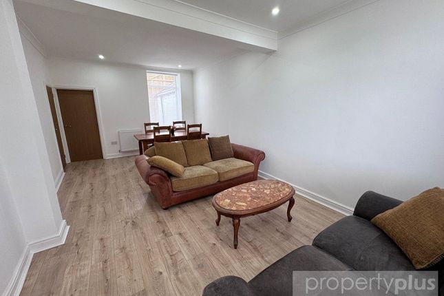 8, Ynyscynon Road, Tonypandy photo 3