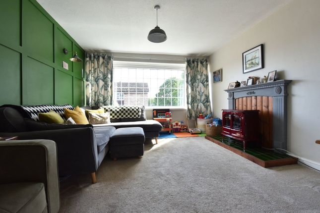 77, Bells Lane, Stourbridge photo 2