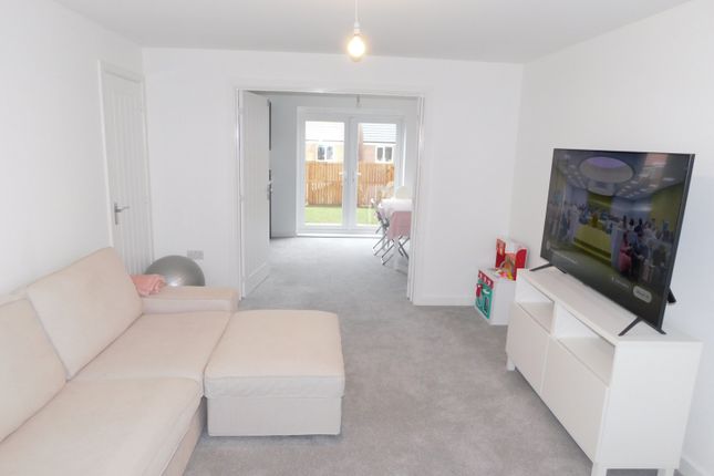 76, Manor Drive, Durham photo 3