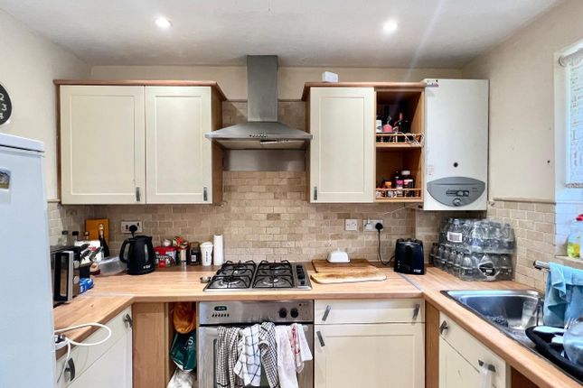 34, Heron Grove, Leeds photo 3
