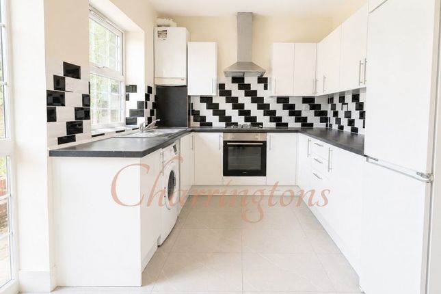 24 Marloes Close, London photo 4
