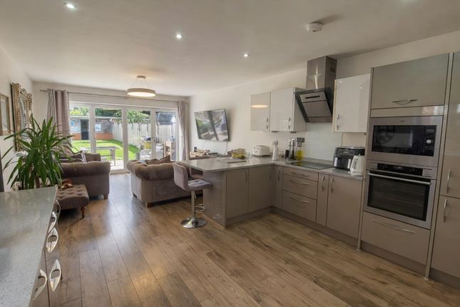 44B, Kents Hill Road, Benfleet photo 4